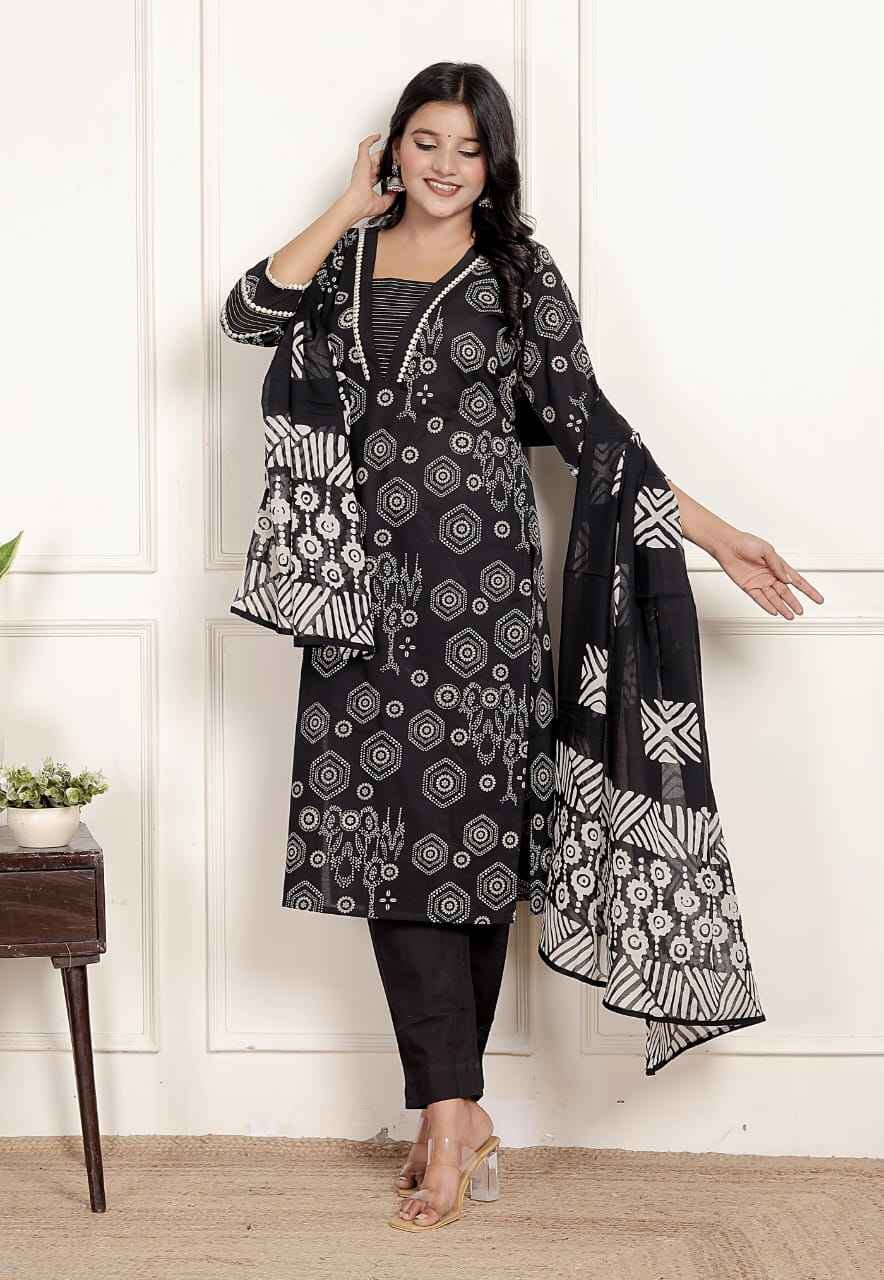  Black bandhej-inspired kurta set